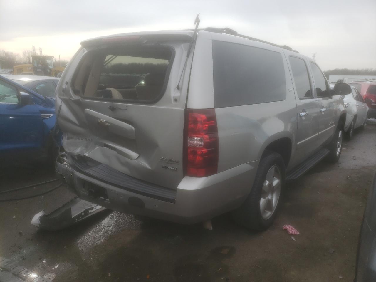 Photo 4 from auction – 2007 CHEVROLET SUBURBAN K with VIN 1GNFK16307J354575