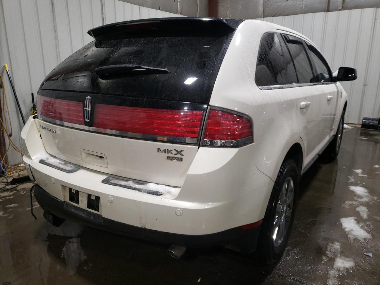 Photo 4 from auction – 2007 LINCOLN MKX with VIN 2LMDU88C67BJ15892