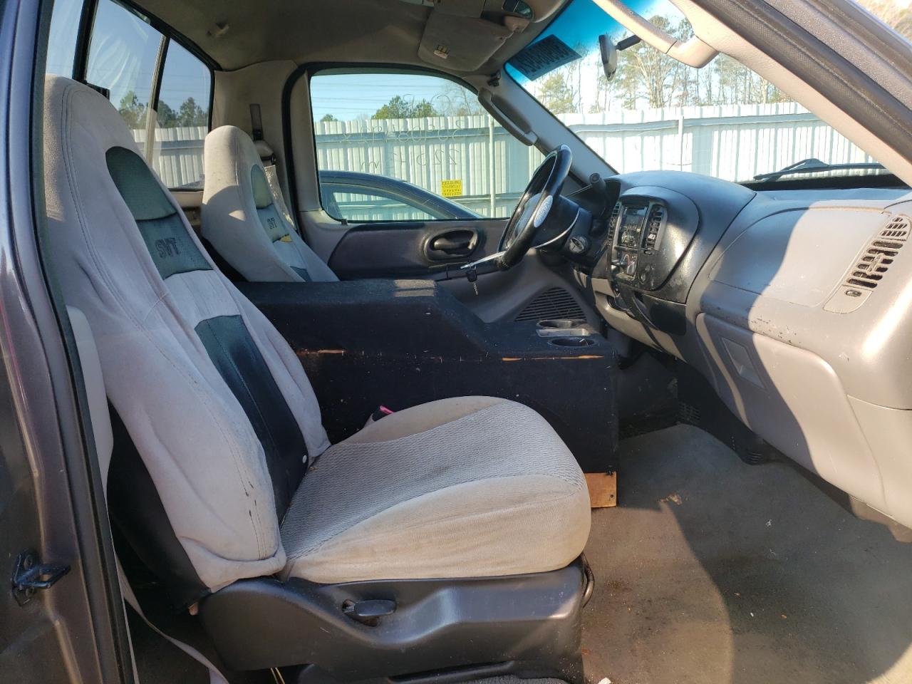 Photo 5 from auction – 2004 FORD F150 SVT L with VIN 2FTRF07354CA09362