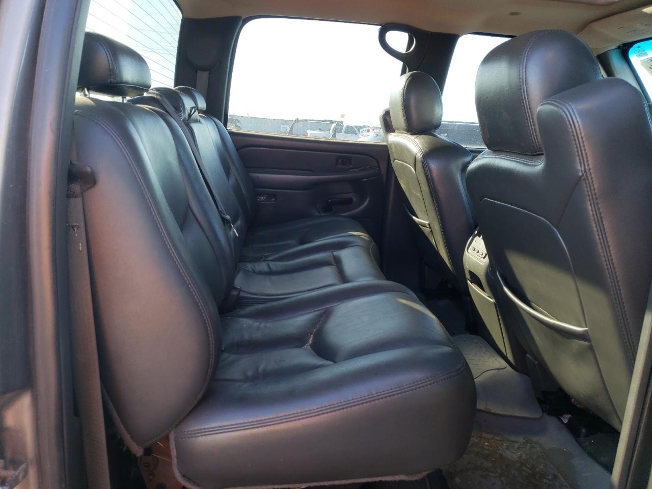 Photo 6 from auction – 2006 CHEVROLET SILVERADO with VIN 1GCHK23D16F152382