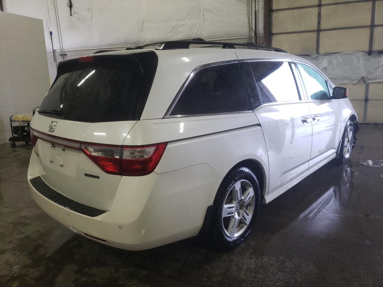 Photo 4 from auction – 2012 HONDA ODYSSEY TO with VIN 5FNRL5H99CB012815