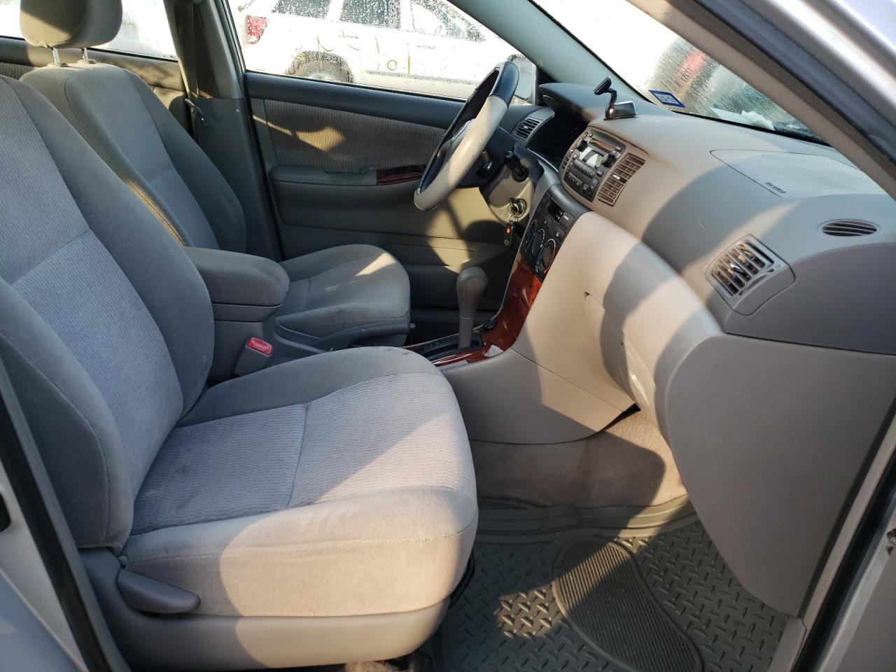 Photo 5 from auction – 2006 TOYOTA COROLLA CE with VIN 1NXBR32E56Z625077