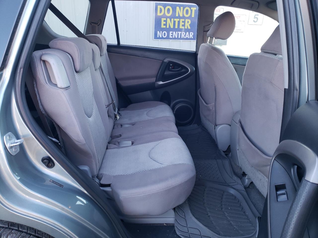 Photo 6 from auction – 2006 TOYOTA RAV4 with VIN JTMZD33V865013725