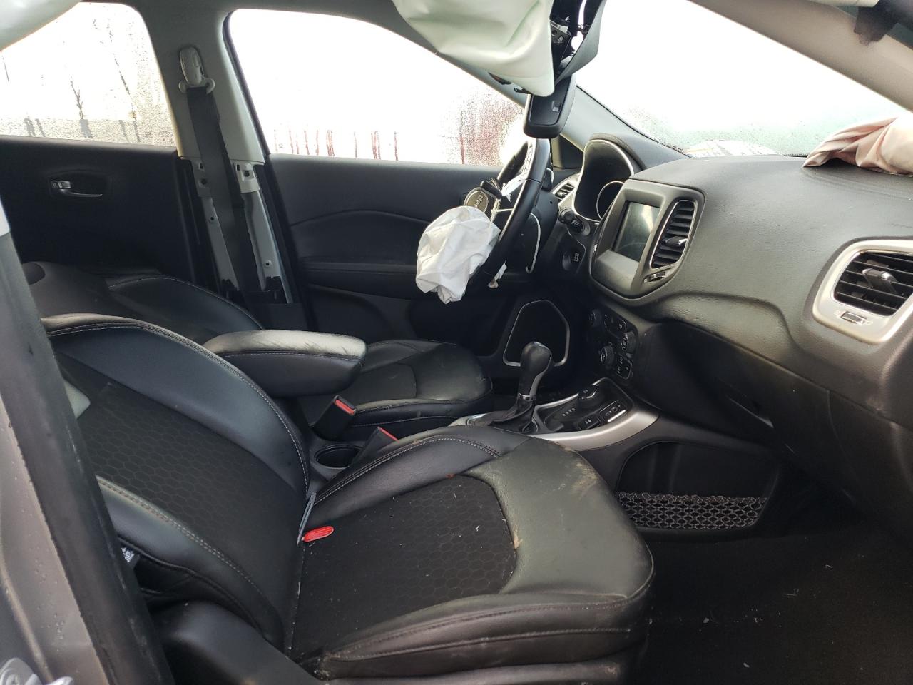 Photo 5 from auction – 2020 JEEP COMPASS LA with VIN 3C4NJDBB4LT174153