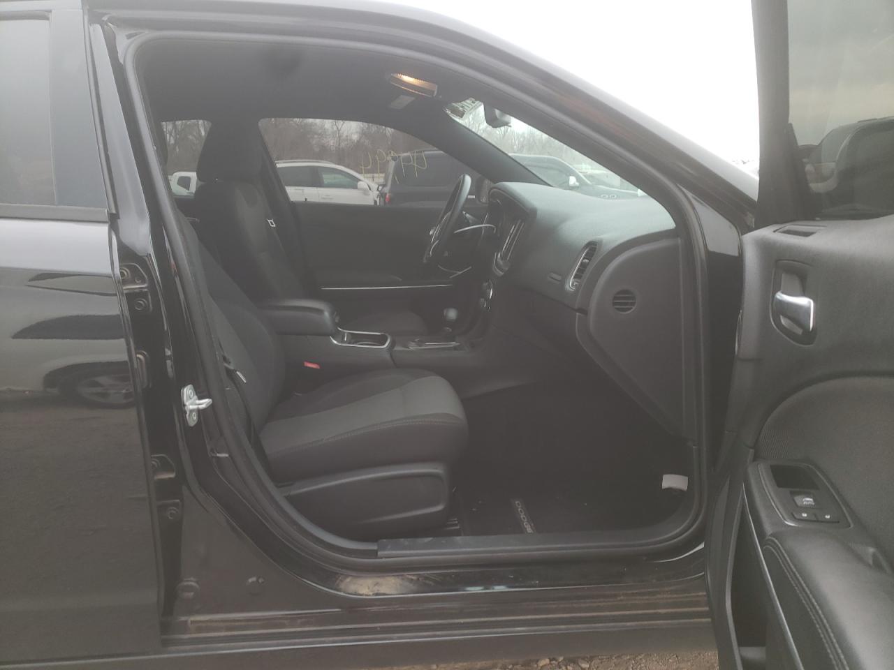 Photo 5 from auction – 2015 DODGE CHARGER SE with VIN 2C3CDXBGXFH876734