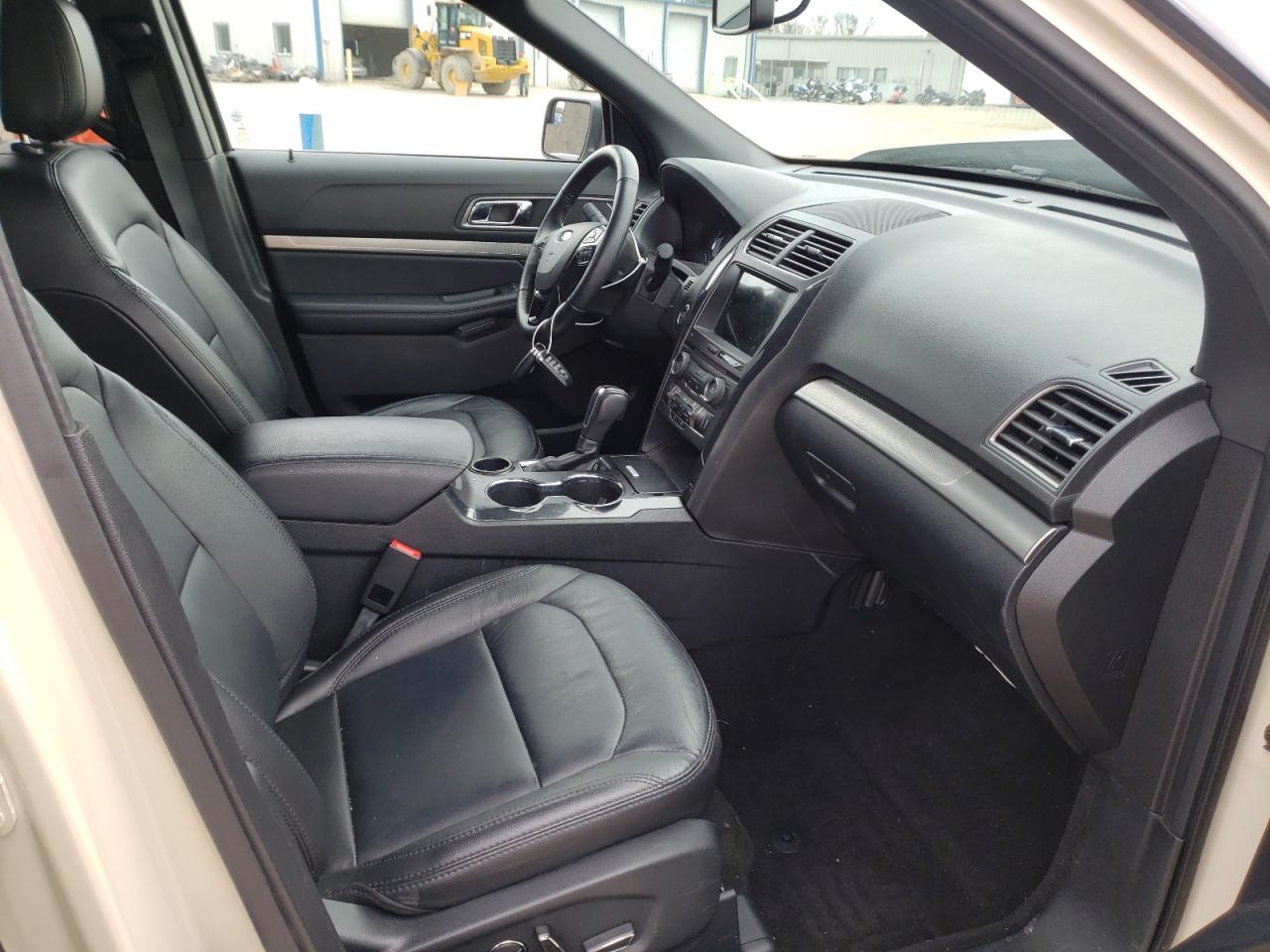 Photo 5 from auction – 2018 FORD EXPLORER X with VIN 1FM5K7D89JGC81227