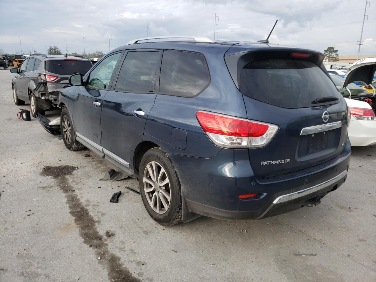 Photo 3 from auction – 2015 NISSAN PATHFINDER with VIN 5N1AR2MN2FC662497