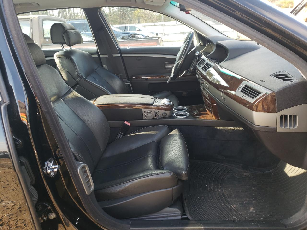 Photo 5 from auction – 2005 BMW 745 LI with VIN WBAGN63565DS56554