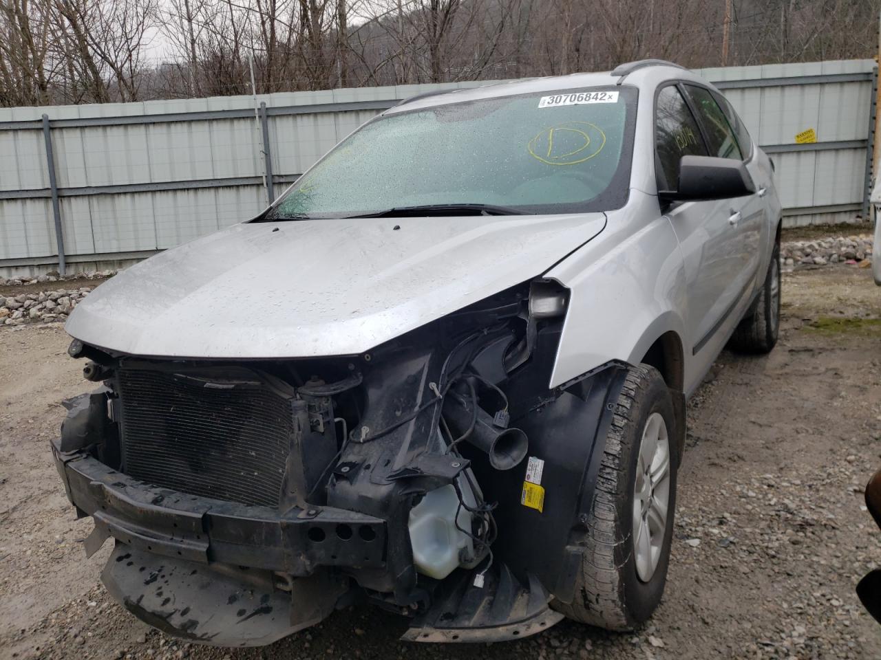 Photo 2 from auction – 2014 CHEVROLET TRAVERSE L with VIN 1GNKRFED6EJ232320