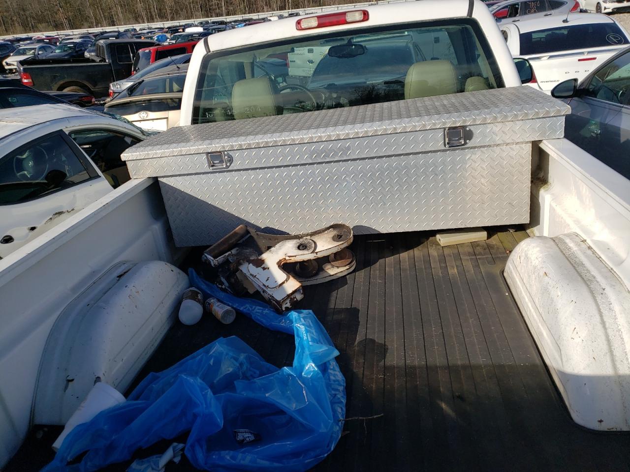 Photo 6 from auction – 2004 CHEVROLET SILVERADO with VIN 1GCEC14X44Z186220