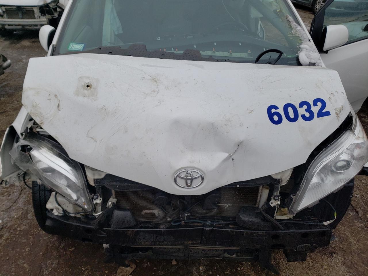 Photo 7 from auction – 2017 TOYOTA SIENNA LE with VIN 5TDKZ3DC0HS836758