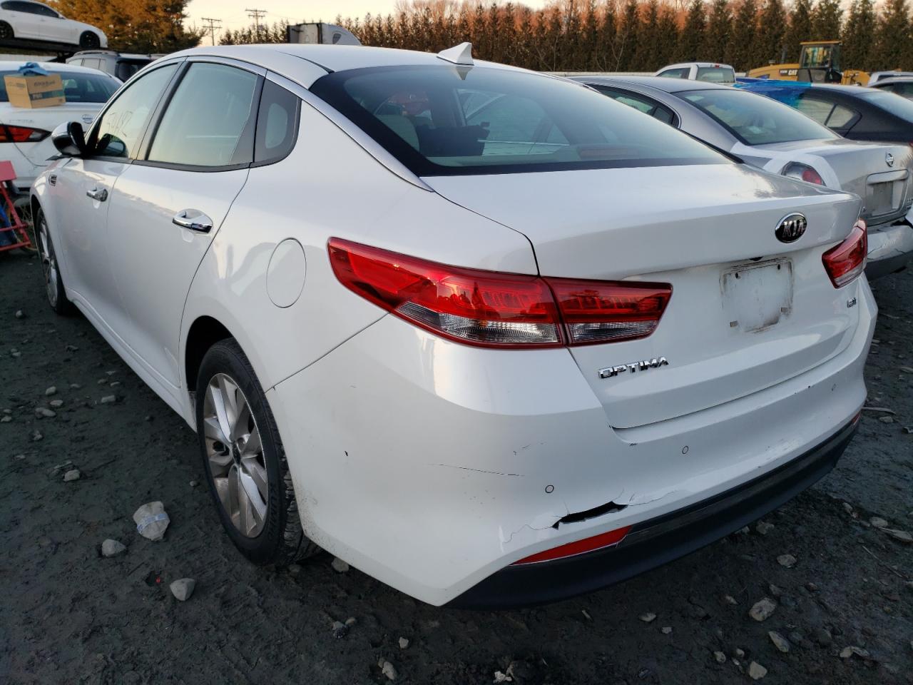 Photo 3 from auction – 2018 KIA OPTIMA EX with VIN 5XXGU4L36JG188541