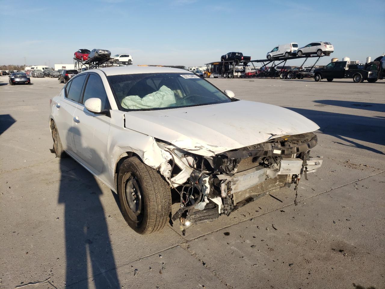 NISSAN ALTIMA S 2019 with VIN 1N4BL4BV9KN324978 - Photo from auction