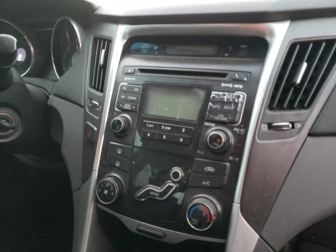 Photo 9 from auction – 2011 HYUNDAI SONATA GLS with VIN 5NPEB4AC7BH032367
