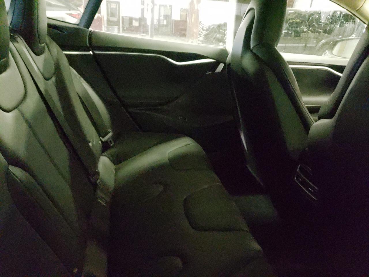 Photo 6 from auction – 2015 TESLA  with VIN 5YJSA1H13FFP74536