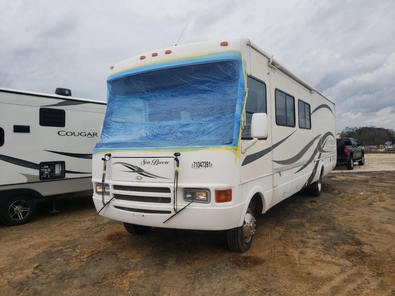 Фото 2 с аукциона – 2004 FORD F550 с VIN 1F6NF53S940A04670