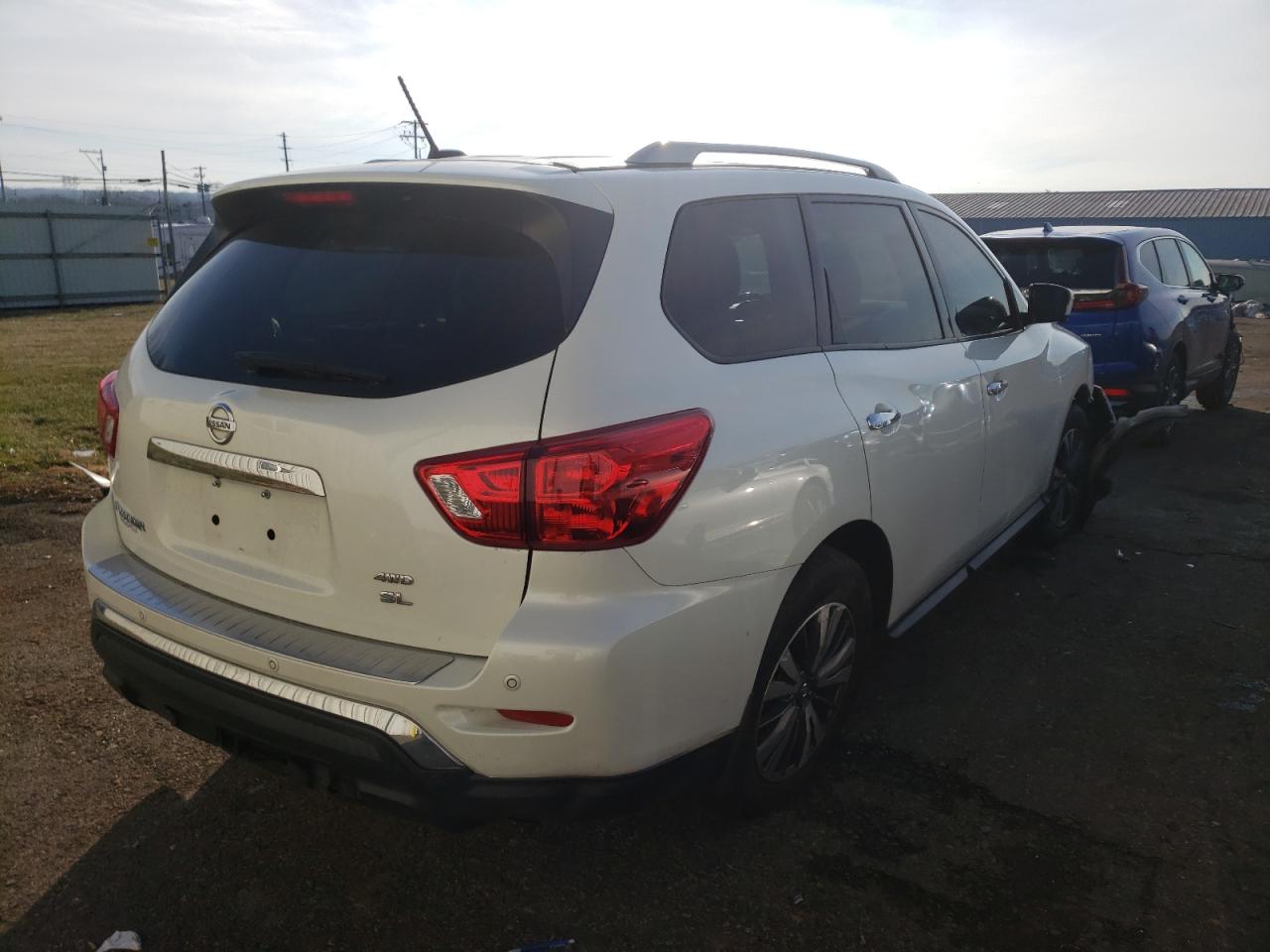 Photo 4 from auction – 2017 NISSAN PATHFINDER with VIN 5N1DR2MMXHC901284