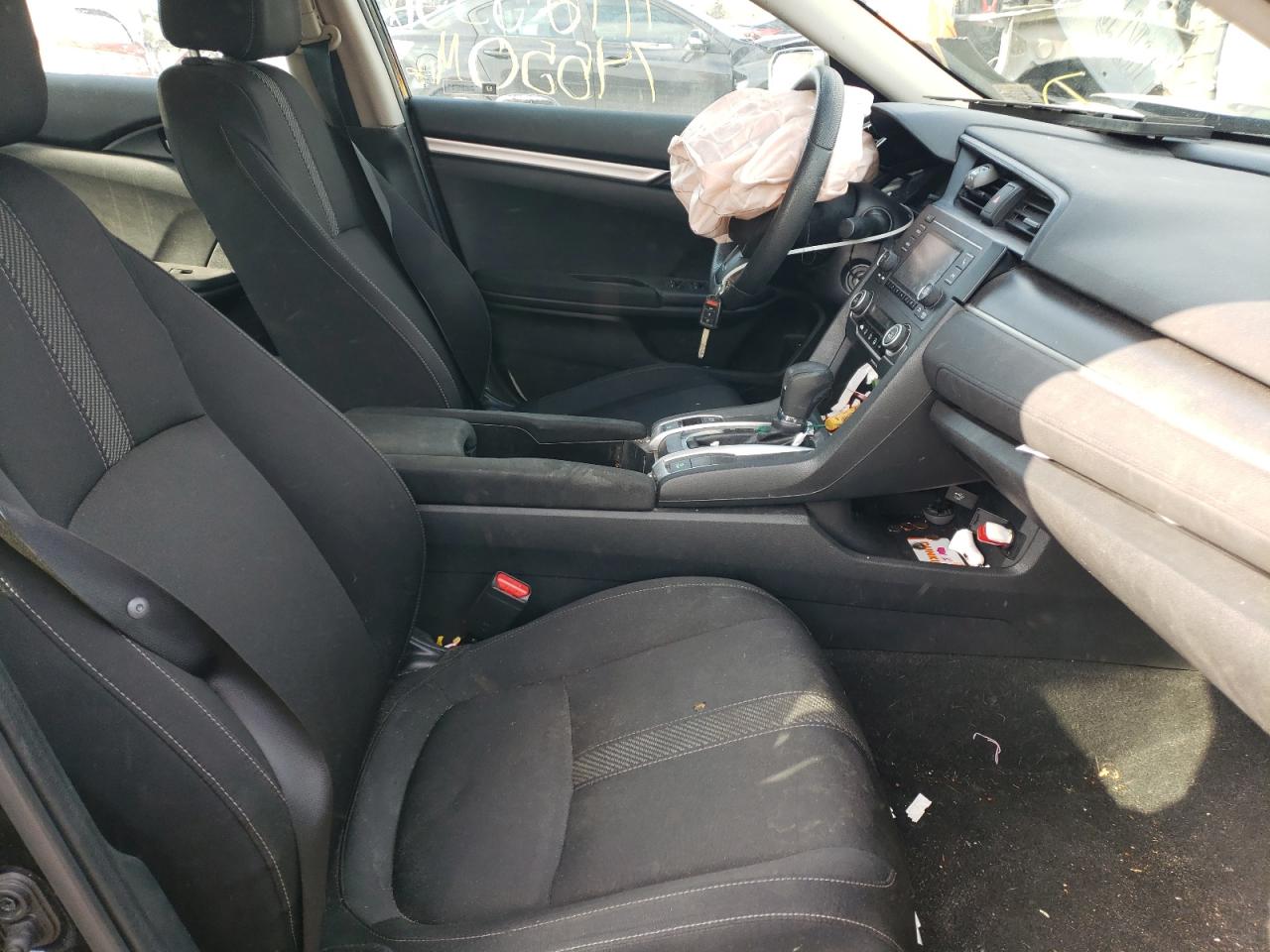 Photo 5 from auction – 2016 HONDA CIVIC LX with VIN 2HGFC2F51GH577370