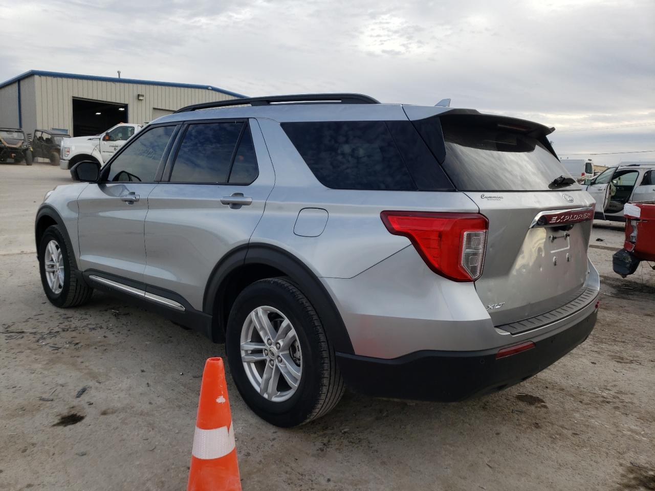 Photo 3 from auction – 2020 FORD EXPLORER X with VIN 1FMSK7DH5LGB52245