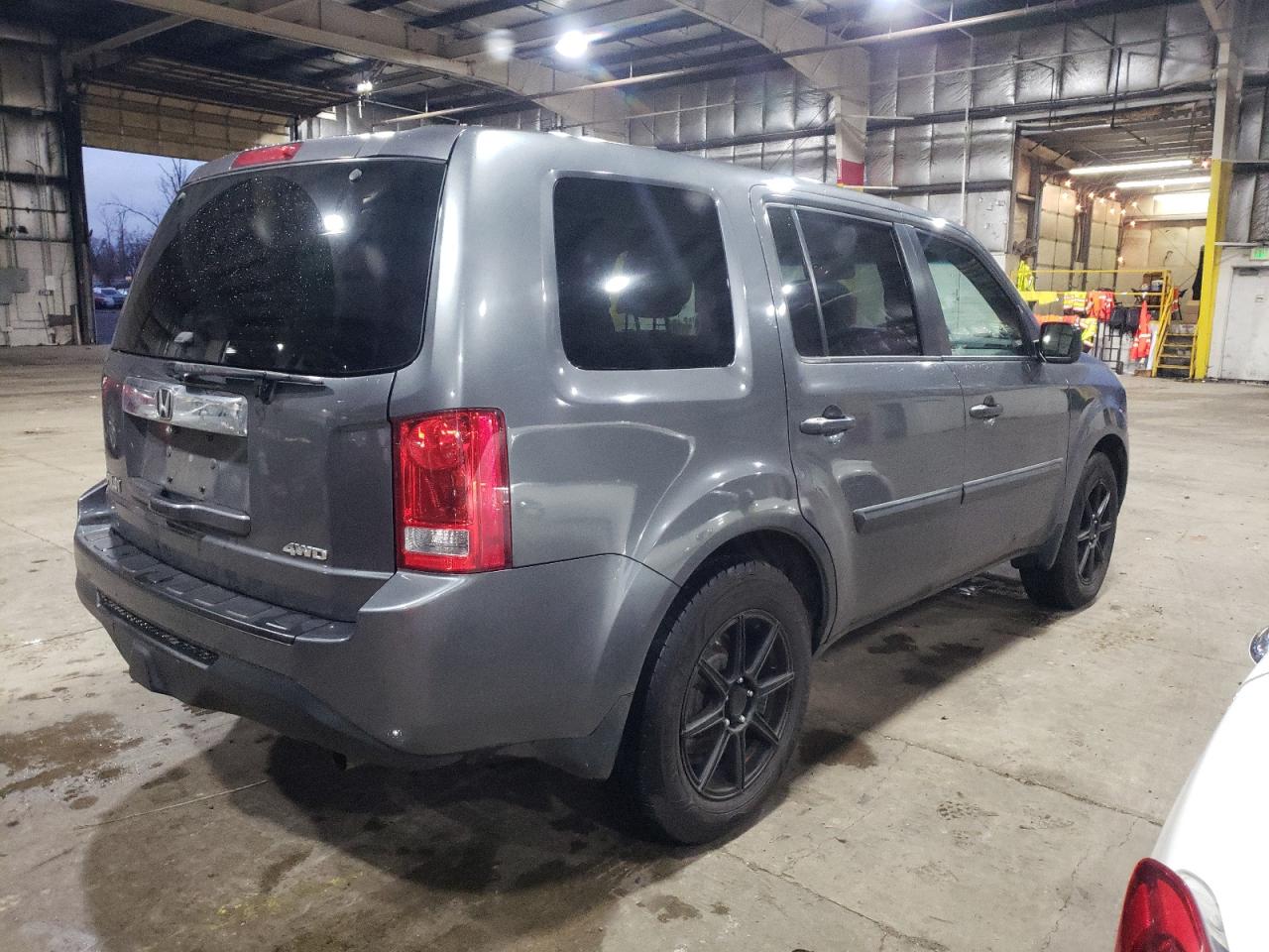 Фото 4 с аукциона – 2012 HONDA PILOT LX с VIN 5FNYF4H25CB085891