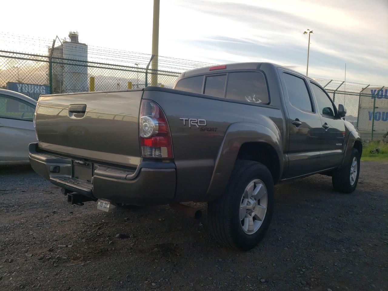 Photo 4 from auction – 2011 TOYOTA TACOMA DOU with VIN 3TMLU4EN6BM062323