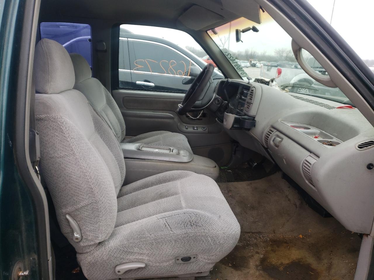 Photo 5 from auction – 1996 CHEVROLET GMT-400 C1 with VIN 2GCEC19M4T1102810