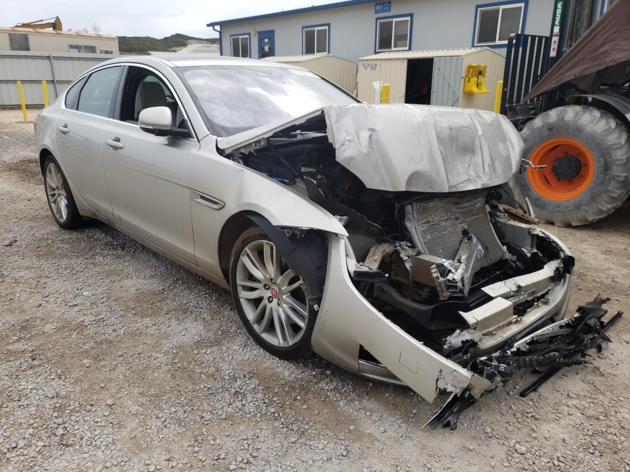 JAGUAR XF PRESTIG 2016 with VIN SAJBK4BV4GCY20272 - Photo from auction