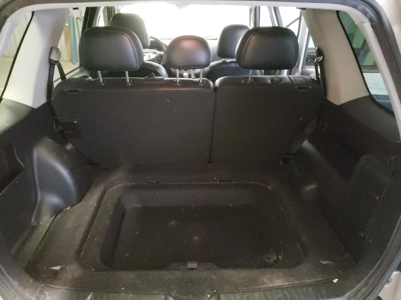 Photo 9 from auction – 2006 FORD ESCAPE LIM with VIN 1FMYU04176KA42569