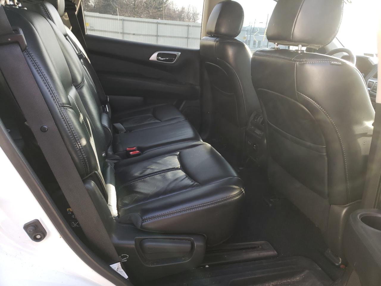 Photo 6 from auction – 2017 NISSAN PATHFINDER with VIN 5N1DR2MMXHC901284