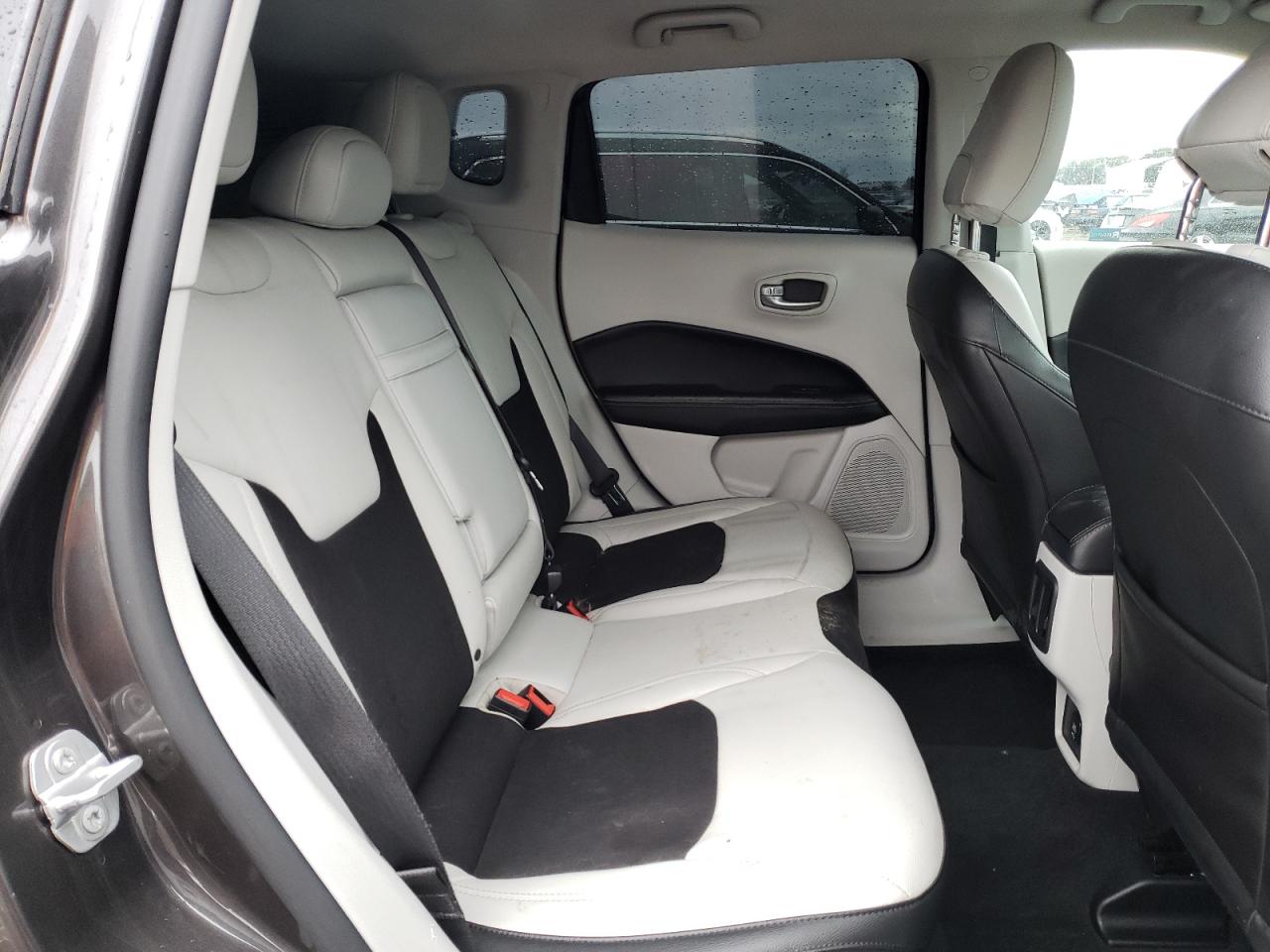 Foto 6 de la subasta – 2018 JEEP COMPASS LA con VIN 3C4NJCBB9JT322420
