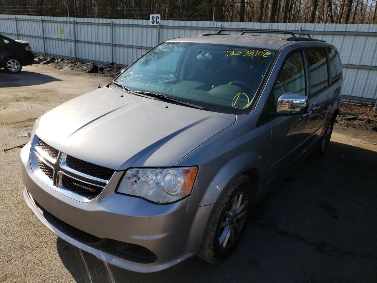 Photo 2 from auction – 2015 DODGE GRAND CARA with VIN 2C4RDGCG5FR541430