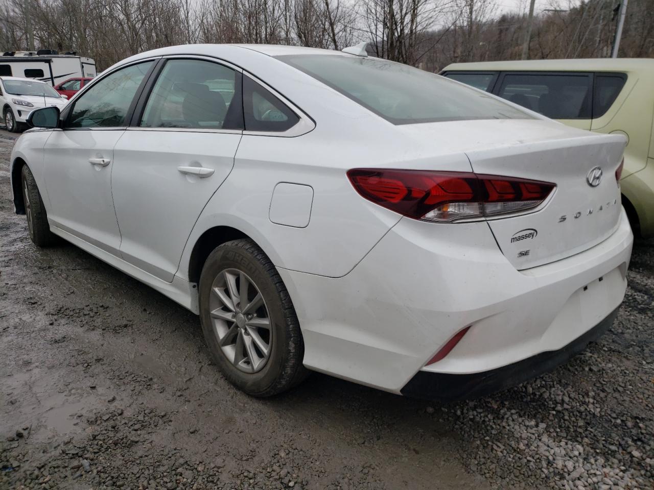 Photo 3 from auction – 2019 HYUNDAI SONATA SE with VIN 5NPE24AF5KH819456