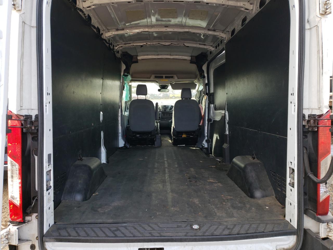 Photo 6 from auction – 2018 FORD TRANSIT T- with VIN 1FTYR2CM9JKB49158