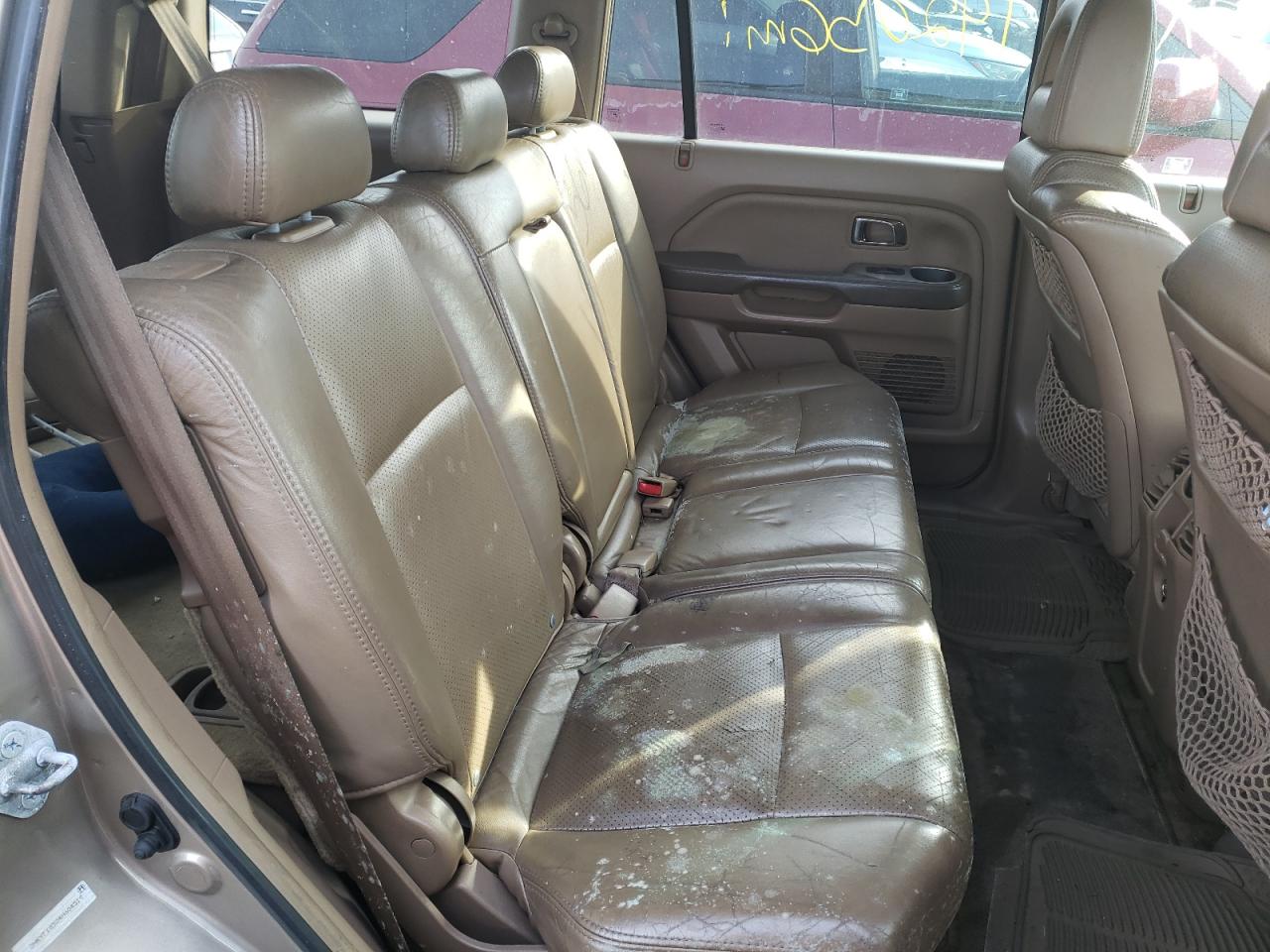 Photo 6 from auction – 2004 HONDA PILOT EXL with VIN 2HKYF18524H604519