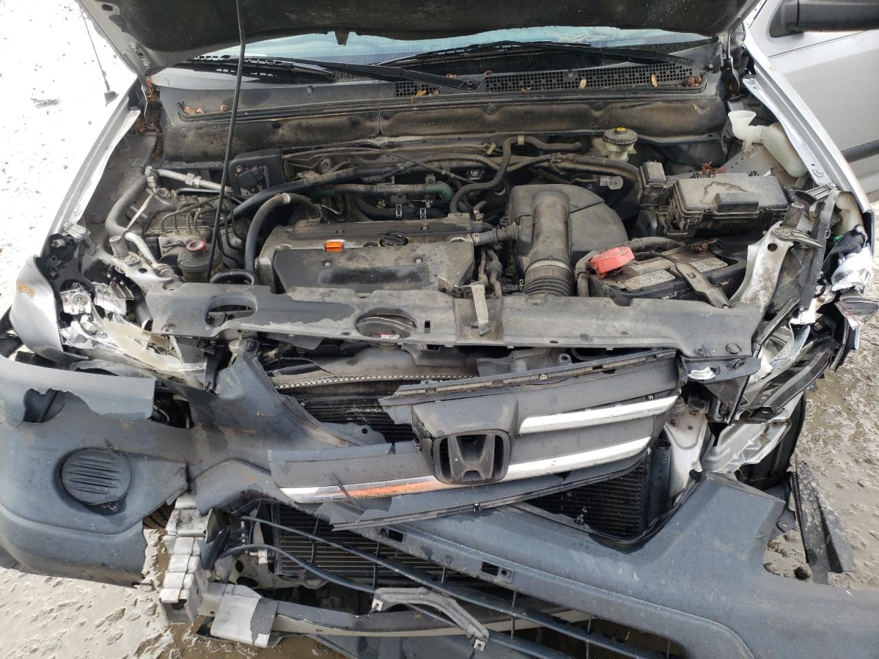 Photo 7 from auction – 2005 HONDA CR-V LX with VIN JHLRD68535C018905