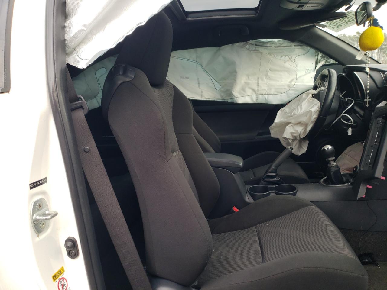 Photo 5 from auction – 2012 TOYOTA SCION TC with VIN JTKJF5C79C3028688
