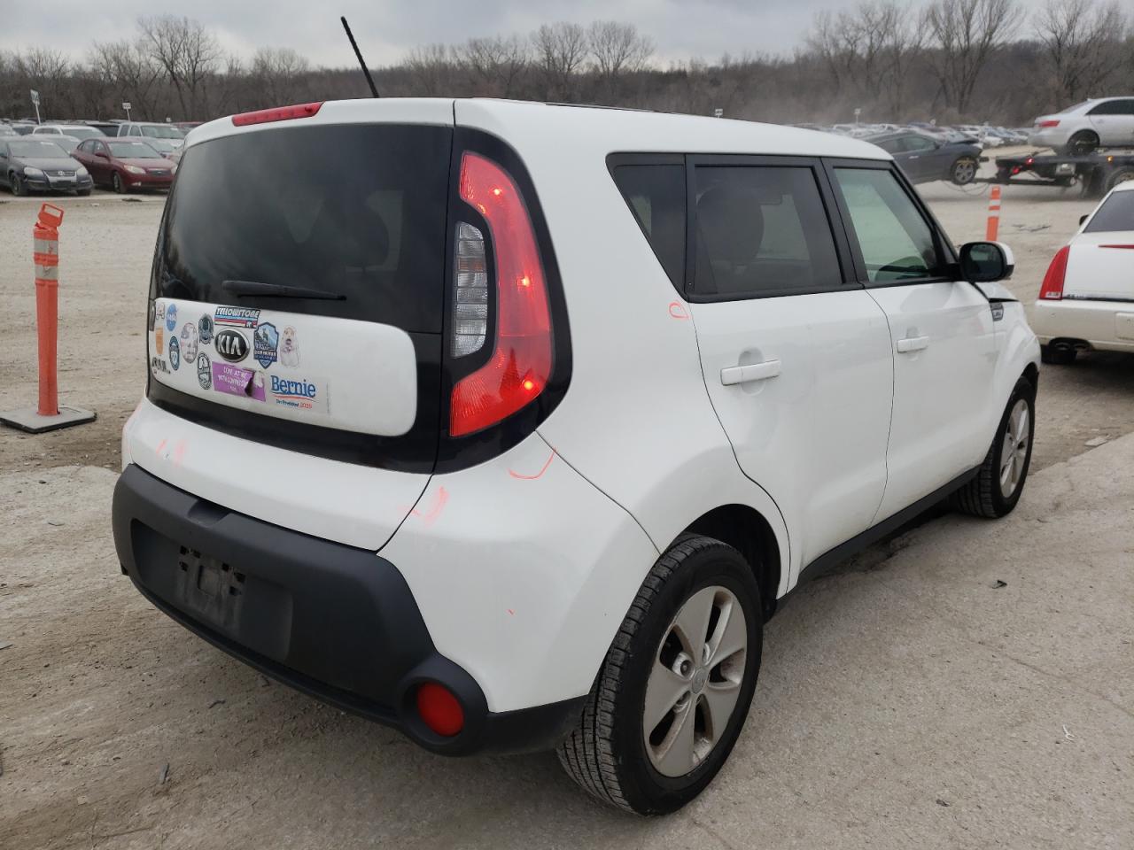 Photo 4 from auction – 2015 KIA SOUL with VIN KNDJN2A21F7198279