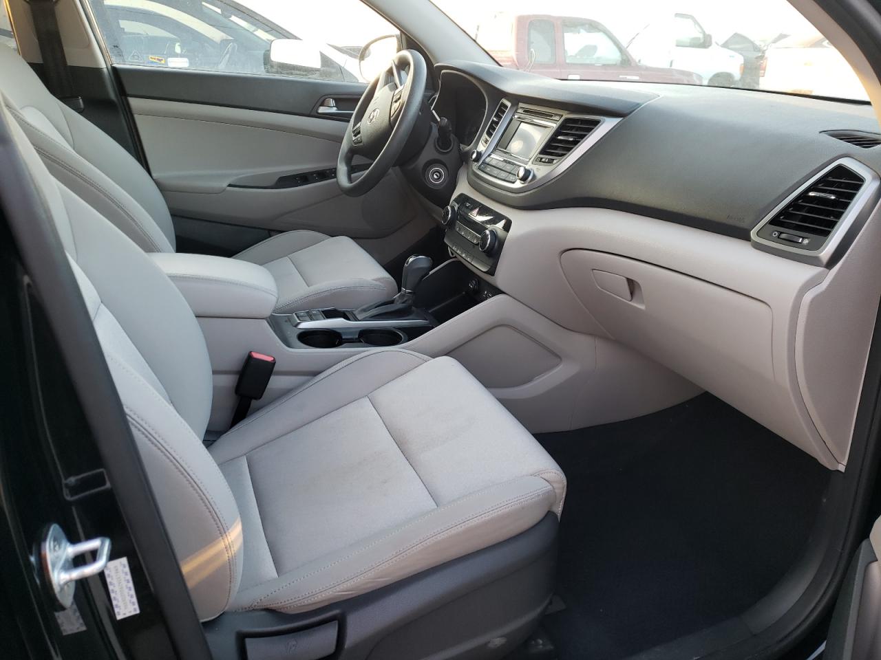Photo 5 from auction – 2016 HYUNDAI TUCSON LIM with VIN KM8J33A29GU206994