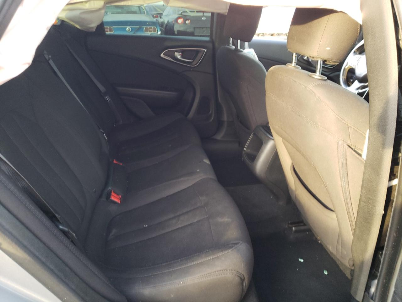 Photo 6 from auction – 2015 CHRYSLER 200 LIMITE with VIN 1C3CCCAB7FN627123