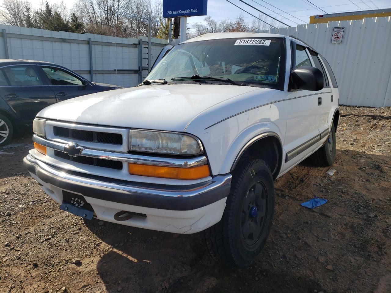 Photo 2 from auction – 2000 CHEVROLET BLAZER with VIN 1GNDT13WXY2163373
