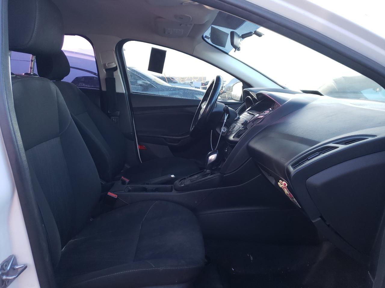 Photo 5 from auction – 2017 FORD FOCUS S with VIN 1FADP3E2XHL325361