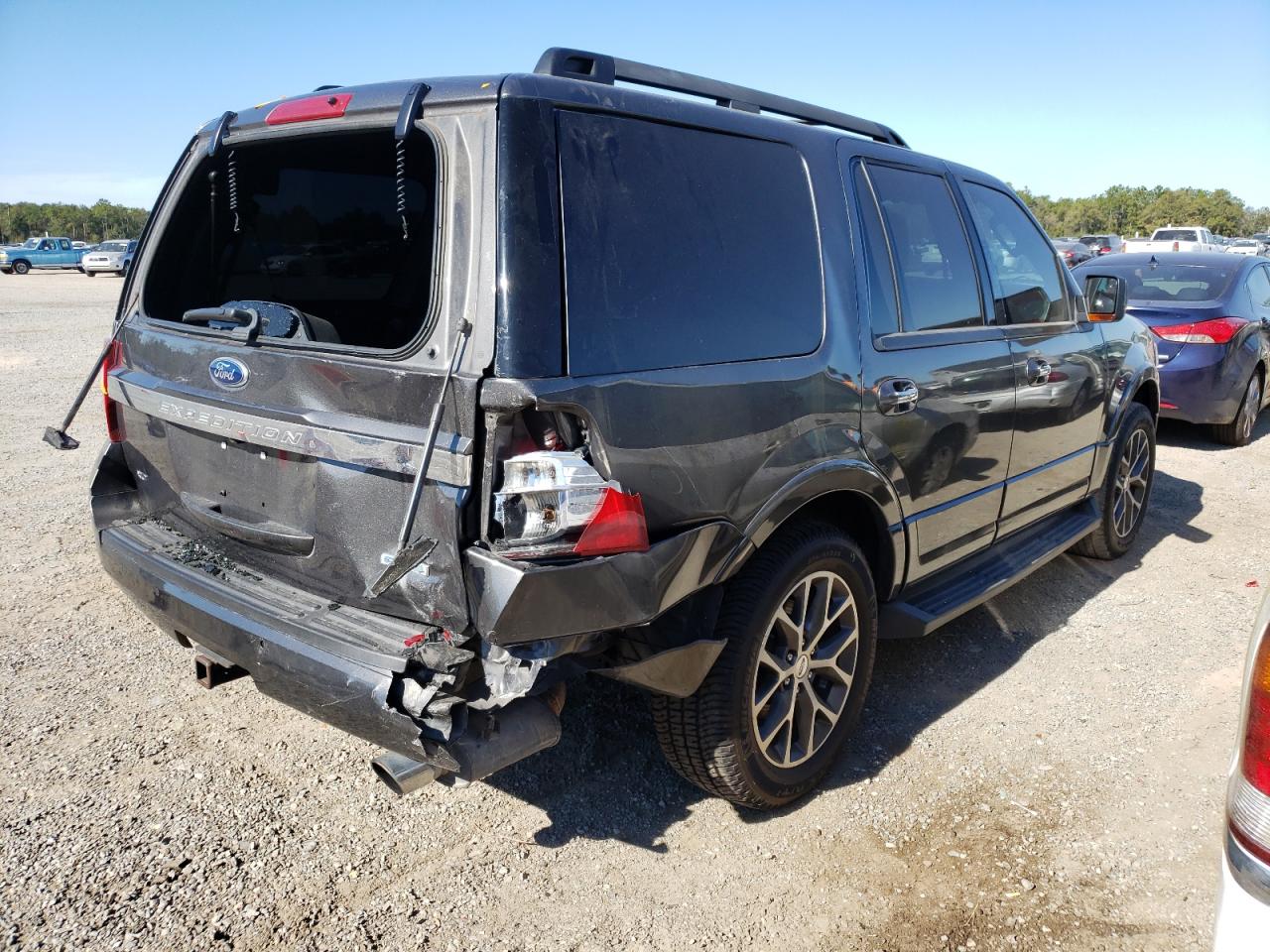 Photo 4 from auction – 2015 FORD EXPEDITION with VIN 1FMJU1HT6FEF14178