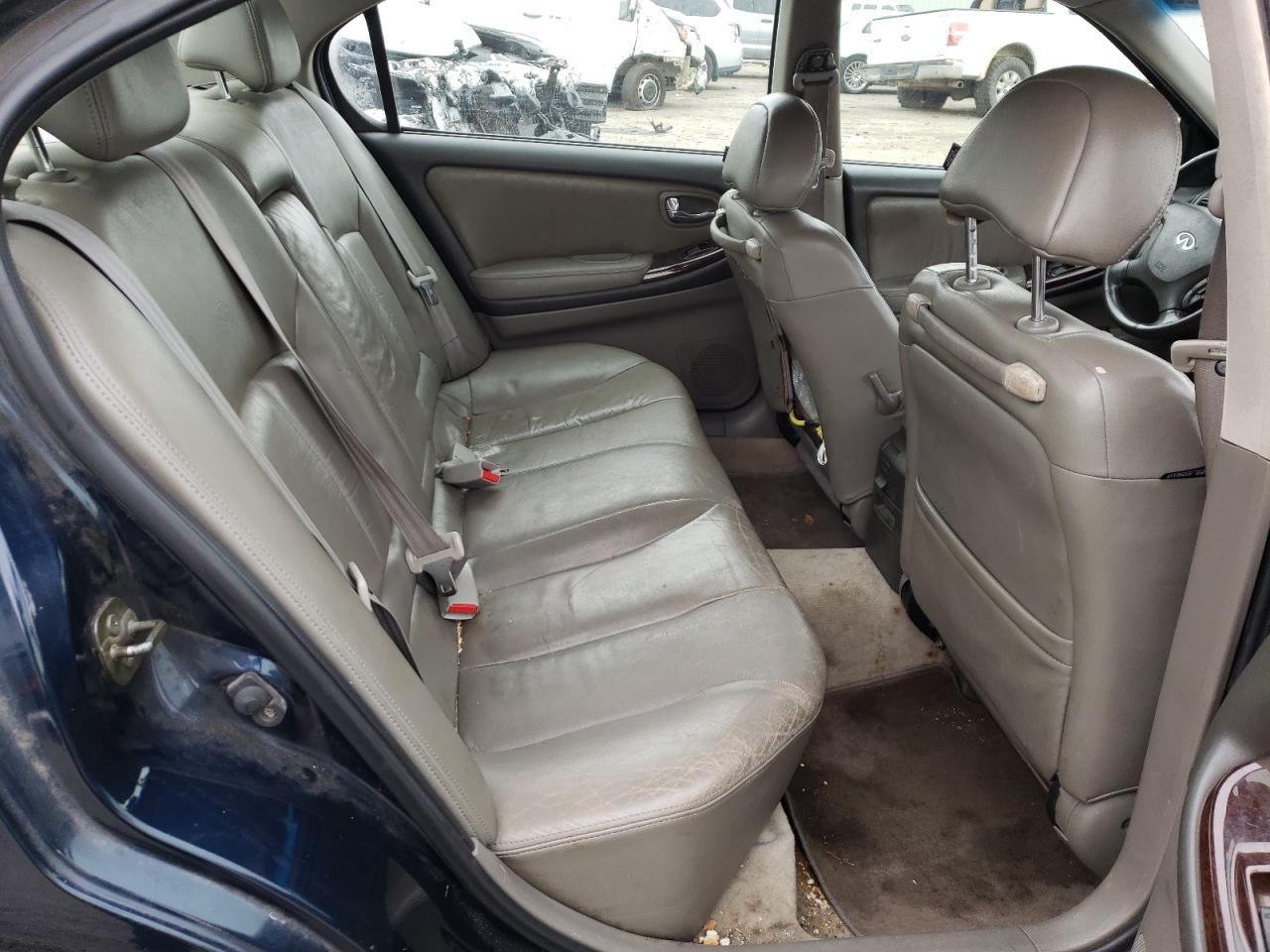 Photo 6 from auction – 2001 INFINITI I30 with VIN JNKCA31A71T028220