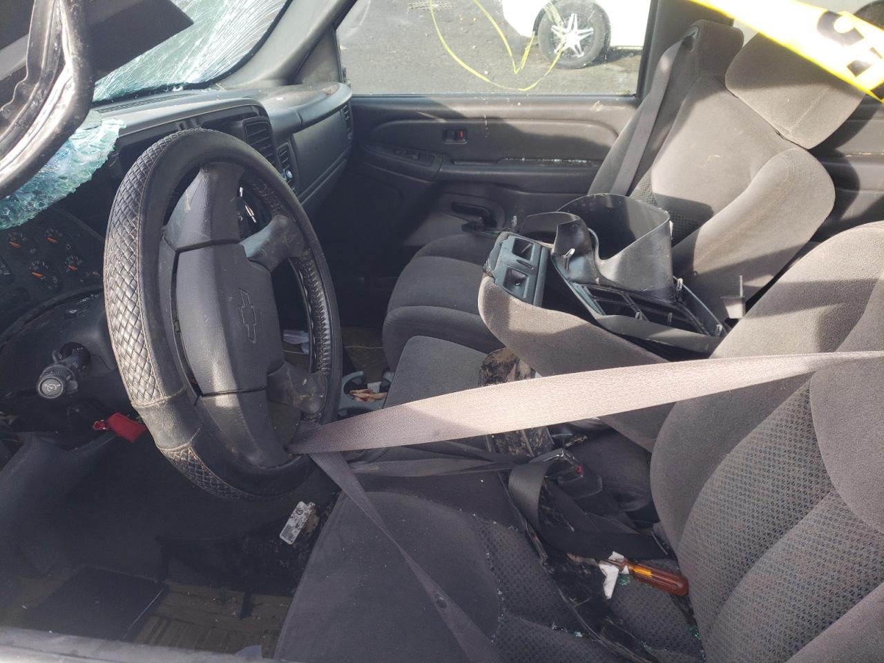 Photo 5 from auction – 2006 CHEVROLET SILVERADO with VIN 2GCEK13TX61130053