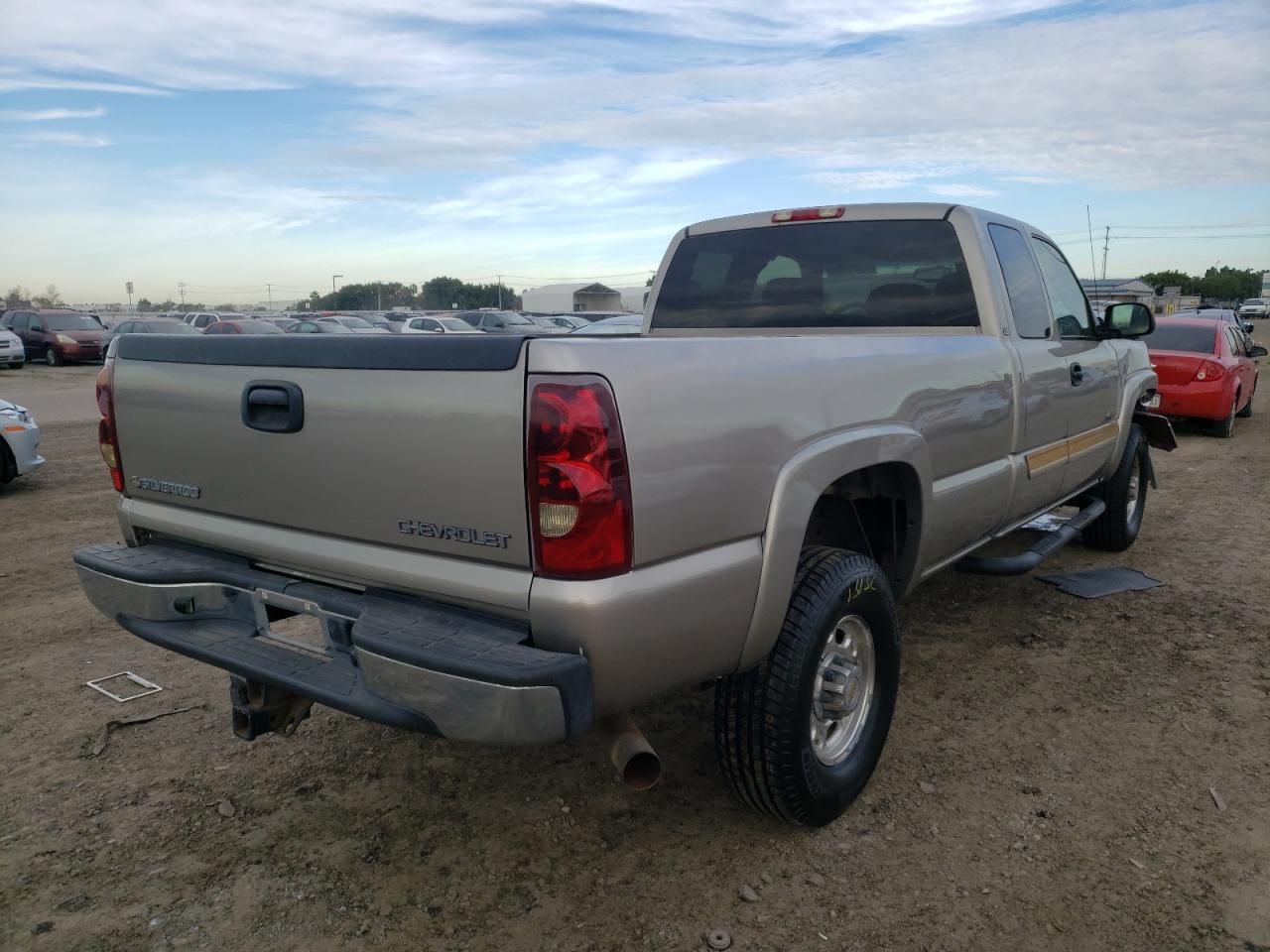 Photo 4 from auction – 2003 CHEVROLET SILVERADO with VIN 1GCHC29U73E181648