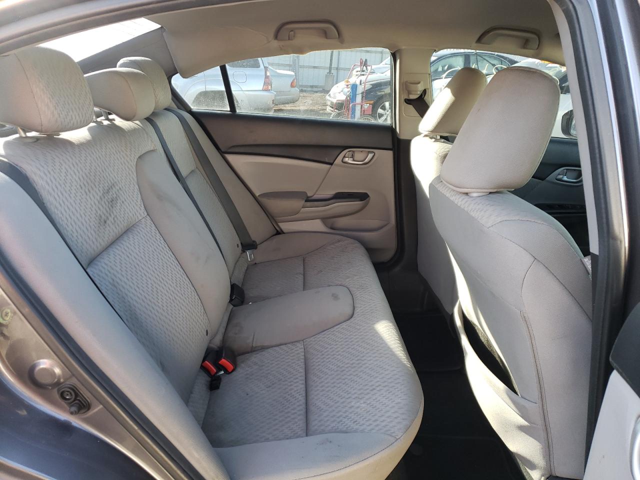 Photo 6 from auction – 2015 HONDA CIVIC LX with VIN 19XFB2E57FE039463