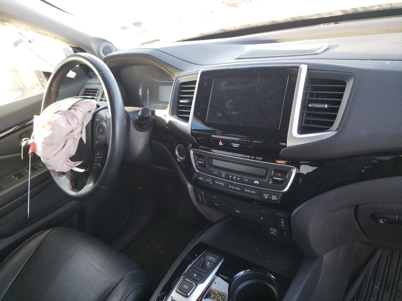 Photo 9 from auction – 2016 HONDA PILOT TOUR with VIN 5FNYF6H90GB026990
