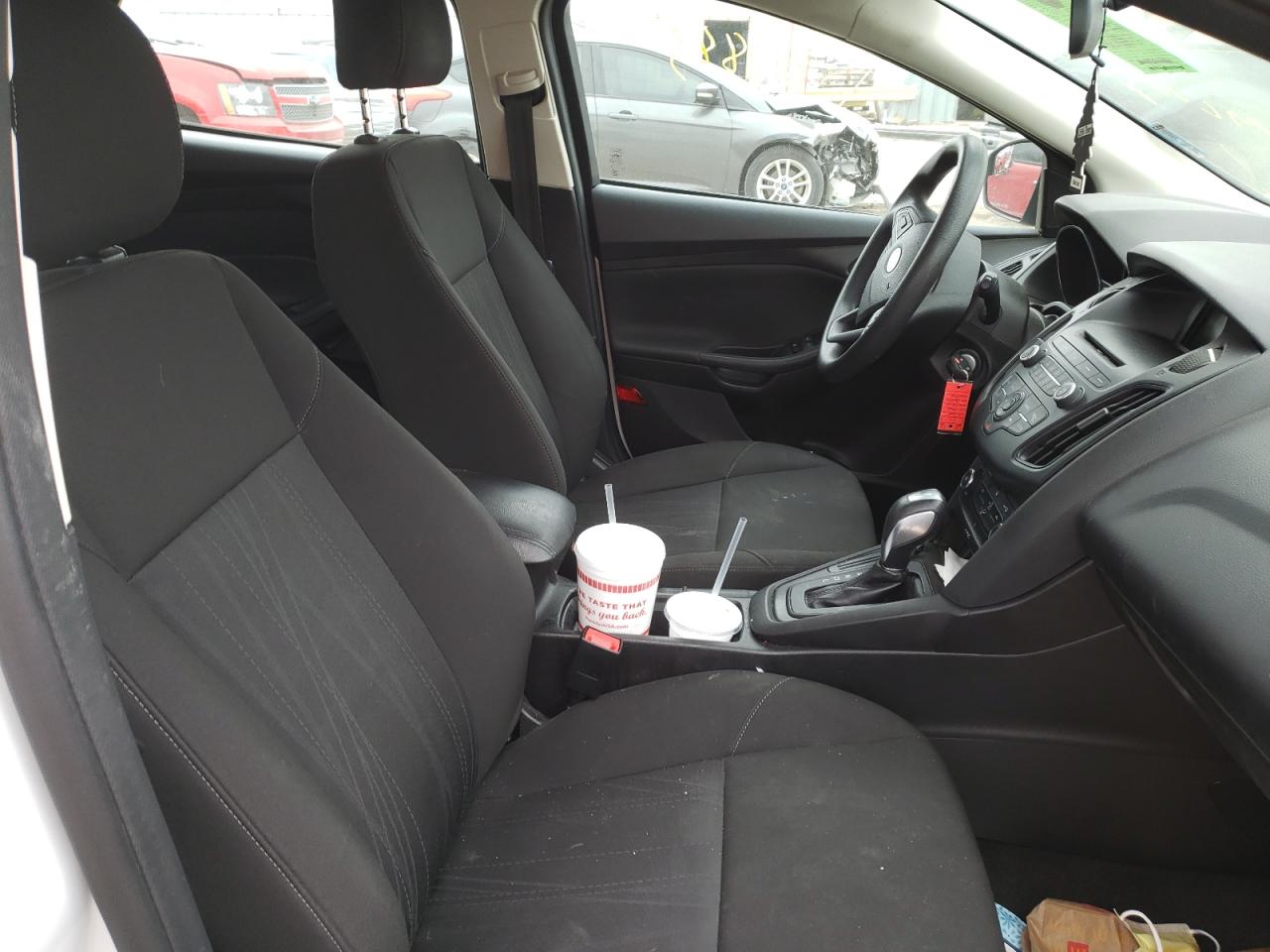Photo 5 from auction – 2015 FORD FOCUS SE with VIN 1FADP3K24FL249931