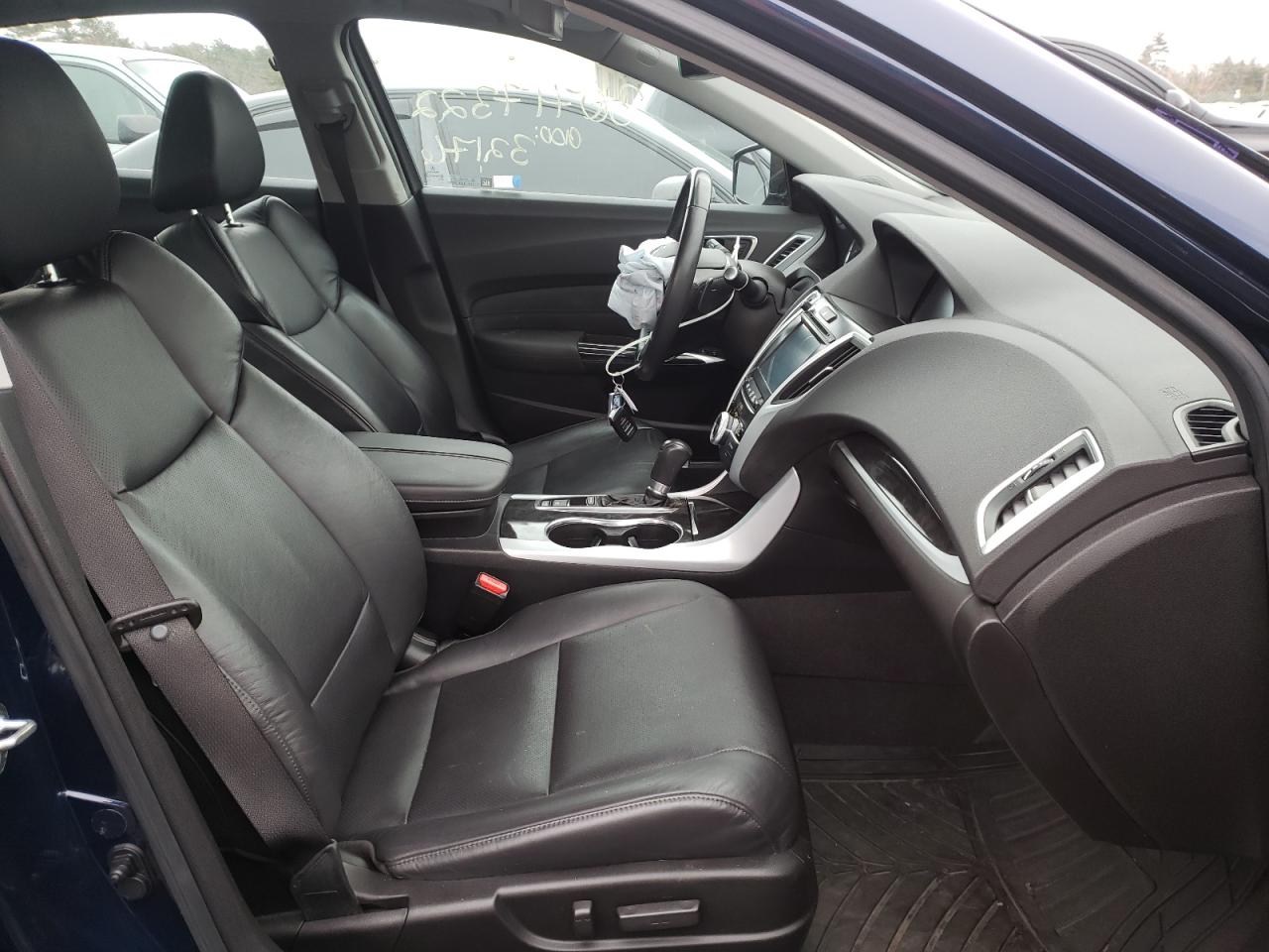 Photo 5 from auction – 2020 ACURA TLX TECHNO with VIN 19UUB1F52LA010095