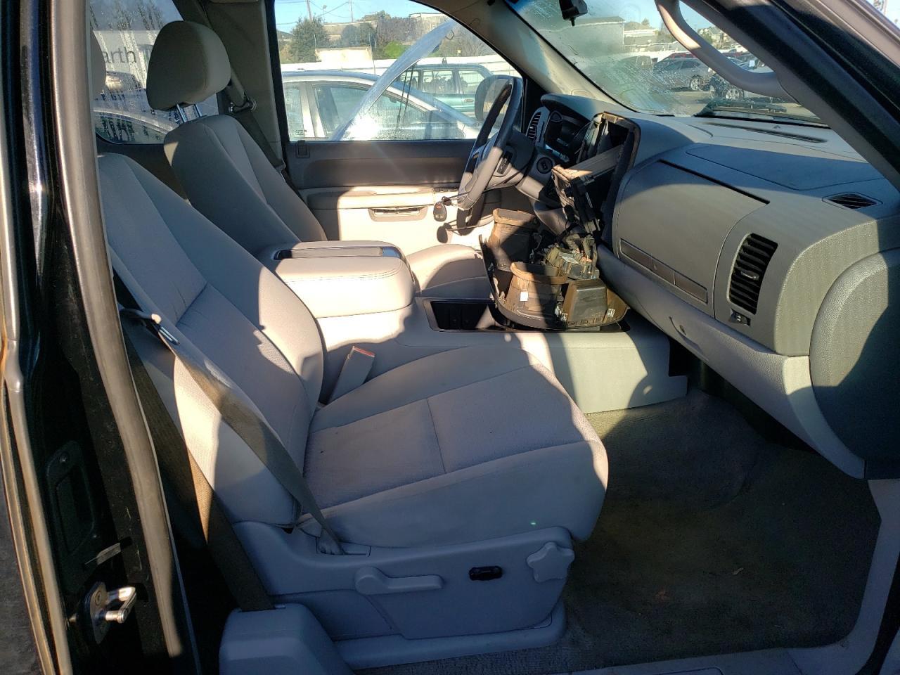 Photo 5 from auction – 2012 CHEVROLET SILVERADO with VIN 1GCRKSE75CZ302919